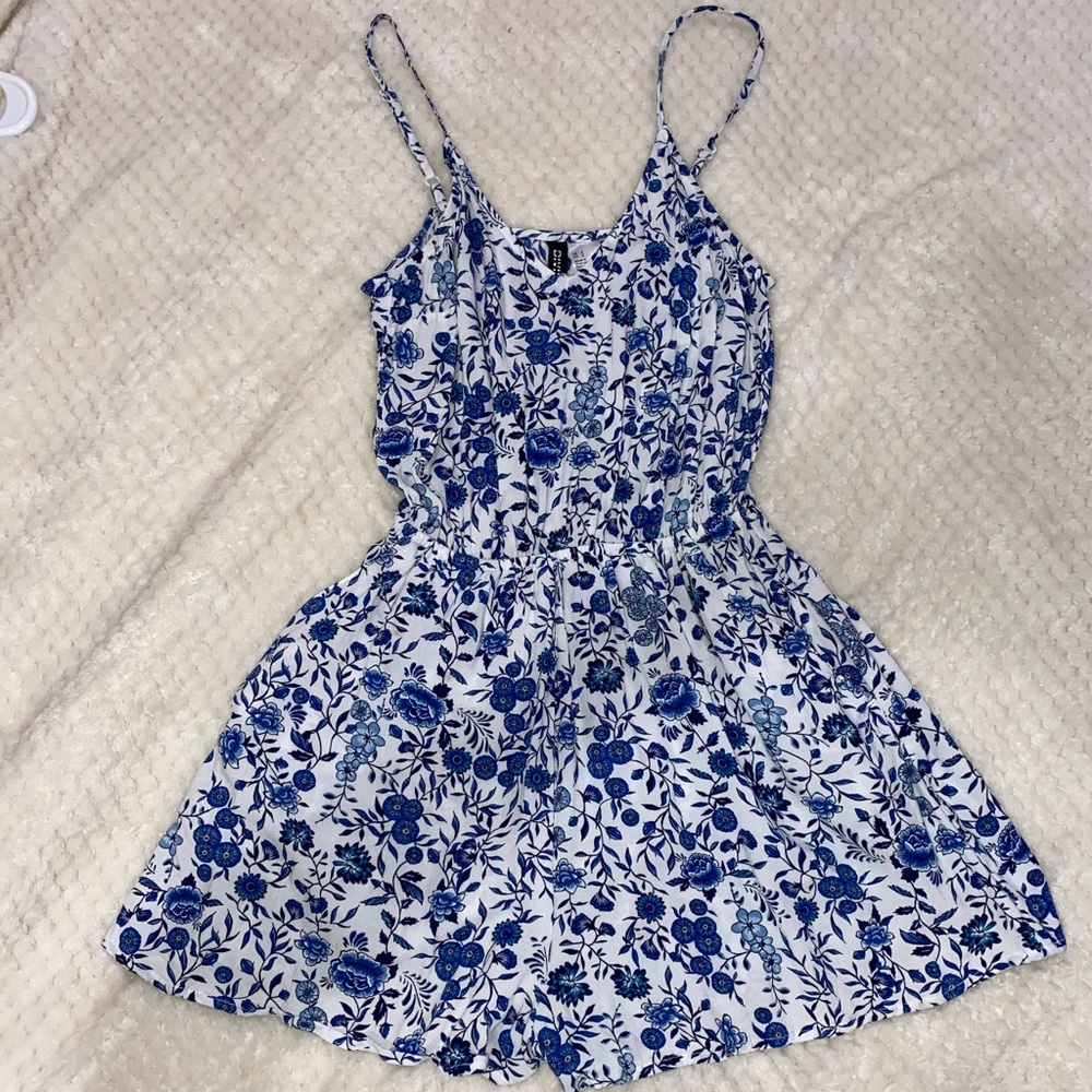 H&M White and Blue Sleeveless Romper